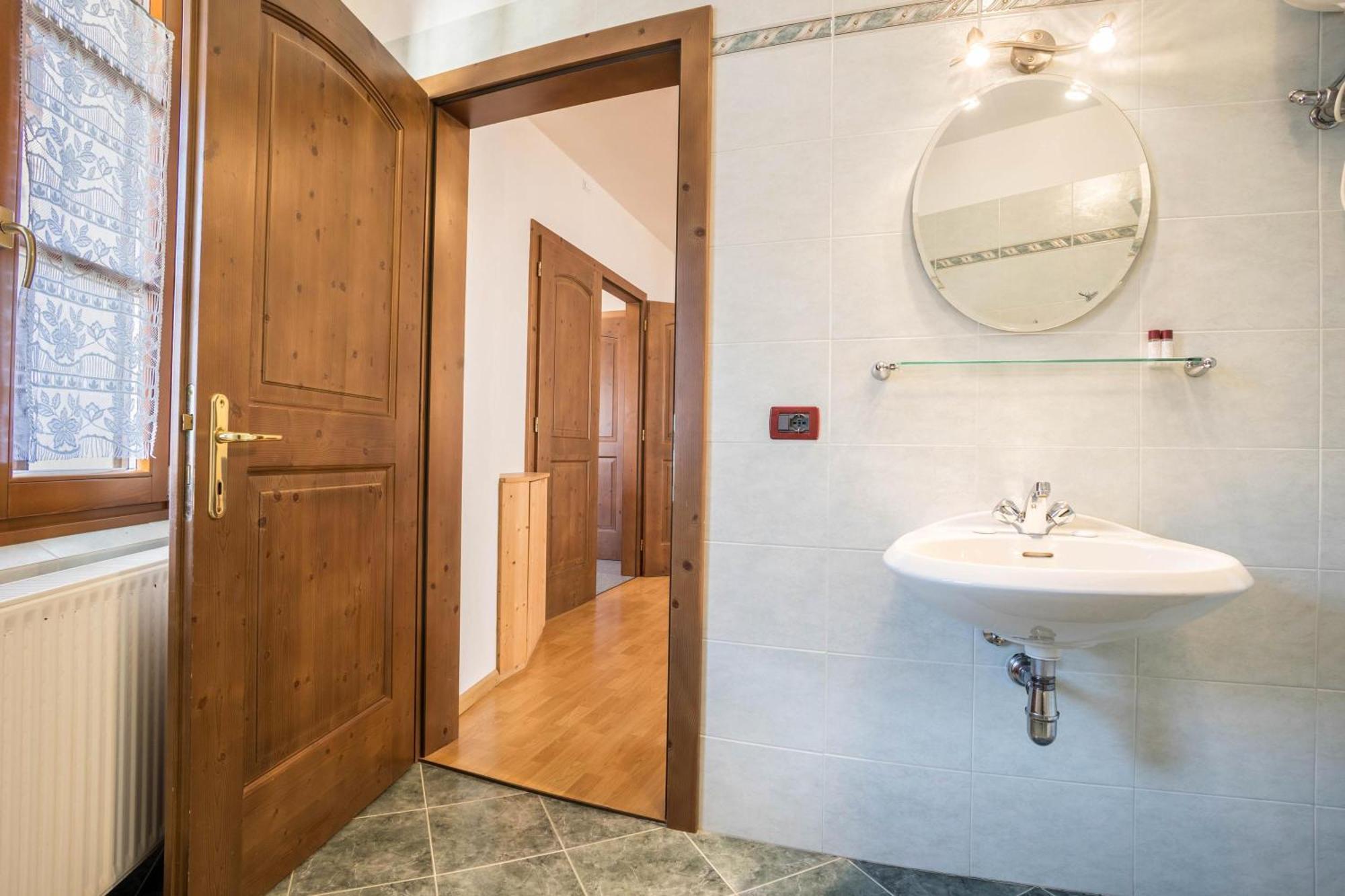 Residence Lena App 3 With Balcony Tenno Ngoại thất bức ảnh